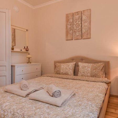 סופיה Spacious Vintage 2Br, 2Bath Apartment By Flat Mаnager מראה חיצוני תמונה